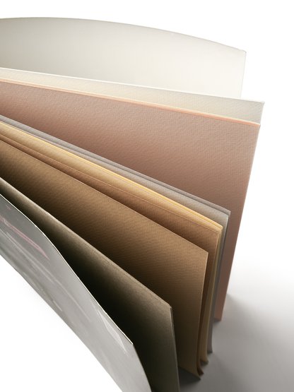 Высококачественная бумага для пастели которая станет идеальным выбором для художников и любителей искусства. Форматы альбомов А3 и А4 обеспечивают удобство в работе, а плотность 160 г/м² и содержание 40% хлопка придают бумаге особую прочность и текстуру. Эта бумага не содержит кислот и производится…