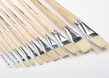 Кисть из щетины, плоская, длинная ручка, №18