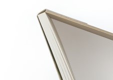 Бумага для рисования Fabriano Storia изготовлена с добавлением 25% хлопковых волокон.
Её поверхность с фактурой «felt-marked» имеет мягкую и деликатную текстуру, идеально подходящую для тонких штрихов и точных линий. Бумага обладает архивным качеством (сертифицирована для долговременного хранения)…