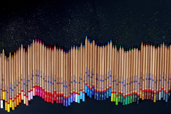 Профессиональные цветные карандаши «Мастер-Класс» разработаны специально для художников, дизайнеров и иллюстраторов. Предназначены для живописи, рисования, работы в смешанных техниках. Высококачественные насыщенные пигменты грифеля обладают повышенной светостойкостью, интенсивностью и чистотой цвет…