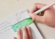 Набор линеек Deli EH652 включает линейку 15 см, 2 треугольника и транспортир. Изготовлен из прочного пластика и выпускается в цветах ассорти. Подходит для школьных и учебных задач. Обеспечивает точные измерения и удобство хранения.