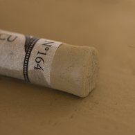 Диаметр -10 мм, длина - 64 мм. 
Для наилучшего эффекта желательно использовать качественную бумагу для пастели. Для наилучшей сохранности работы рекомендуется фиксировать каждый слой перед тем, как наносить новый. Однако, необходимо избегать сильной фиксации последного завершающего слоя пастели, ин…