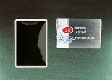  Пигментный состав: P.Bk.31 
 Укрывистость: ◨  - полупрозрачная краска 
 Светостойкость: *** - светостойкая краска
 Устойчивость к смыванию: ▲ – трудно смываемая краска
 Уникальный полупрозрачный оттенок цвета в акварели: интенсивный непрозрачный бархатисто-черный в плотном слое нанесения, раскрыва…
