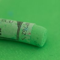 Диаметр -10 мм, длина - 64 мм. 
Для наилучшего эффекта желательно использовать качественную бумагу для пастели. Для наилучшей сохранности работы рекомендуется фиксировать каждый слой перед тем, как наносить новый. Однако, необходимо избегать сильной фиксации последного завершающего слоя пастели, ин…