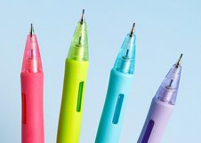 Механический карандаш Deli NEONUP с грифелем 0,5 мм подходит для точного письма и черчения. Оснащён встроенным ластиком для быстрого исправления записей. Яркие цвета корпуса делают модель заметной и стильной.