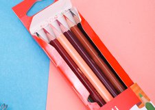 Двусторонние карандаши Deli ColoRun позволяют получить 12 цветов при компактном формате набора. Корпус из липы легко затачивается и обеспечивает комфортное рисование. Подходят для школы, творчества и хобби.