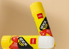 Клей-карандаш Deli Stick UP предназначен для работы с бумагой, картоном и фотографиями. Формула на основе ПВП обеспечивает надежное склеивание и равномерное нанесение. Большой объем 36 г подходит для интенсивного использования в офисе и учебе.