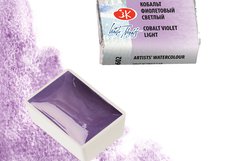 Пигментный состав: P.V.14 
Укрывистость: ◨  - полупрозрачная краска 
Светостойкость: *** - светостойкая краска 
Устойчивость к смыванию: △ - легкосмываемая краска 
G - грануляция 
 Оттенок акварели с  уникальным пудровым фиолетово-розовым тоном и богатой грануляцией красочного слоя. Создан на основ…