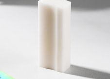 Ластик Deli Dust Free обеспечивает чистое стирание графита с минимальным количеством крошек. Специальная форма с канавкой делает использование более удобным. Подходит для школы, офиса и художественных работ.