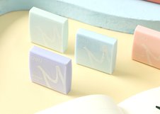 Ластик Deli Soft E3044 — мягкий школьный ластик из PVC, обеспечивающий чистое стирание без повреждения поверхности бумаги. Подходит для повседневного использования в школе и офисе.