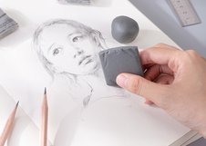 Ластик-клячка Deli ARTENUEVO подходит для художественных работ, графики и набросков. Легко принимает нужную форму для точного удаления графита и угля. Идеален для художников, дизайнеров и студентов художественных направлений.