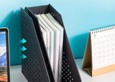 Вертикальный лоток Deli предназначен для компактного хранения документов формата A4 и папок. Складная конструкция экономит место при транспортировке и хранении. Лаконичный дизайн подходит для современного офисного пространства.