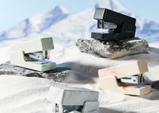 Мини степлер NuSign "Natural Fluids", для скоб 24/6, 26/6, пластик, со скобами 830 шт, черный