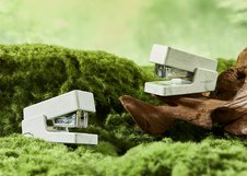 Мини степлер NuSign "Natural Fluids", для скоб 24/6, 26/6, пластик, со скобами 830 шт, черный