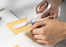 Ножницы NuSign белые, 18 см, блистер