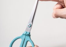 Ножницы NuSign с подставкой голубые, 18 см, закругленные концы, картонная коробка