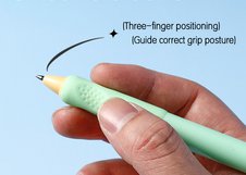 Автоматическая гелевая ручка Deli EG310-BL "Erasable" с функцией стирания. Пулевидный наконечник 0,5 мм обеспечивает плавное письмо. Мягкий эргономичный грип с выемками под пальцы повышает комфорт при длительном использовании. Круглый корпус, синие чернила, картонная коробка.