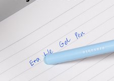 Гелевая ручка Deli EG274-BL "пиши-стирай" 0,5 мм с пулевидным наконечником. Круглый корпус с soft-touch покрытием обеспечивает удобный захват. Синие стираемые чернила позволяют легко исправлять текст. Поставляется в картонной коробке.