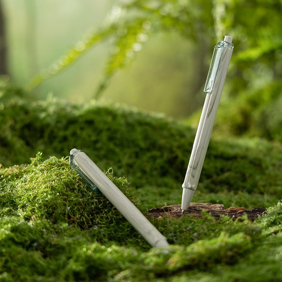 Ручка гелевая автоматическая  NuSign "Natural Fluids", 0,5 мм, черная, белый корпус, блистер