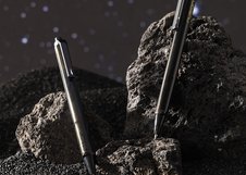 Ручка гелевая автоматическая  NuSign "Natural Fluids", 0,5 мм, черная, черный корпус, блистер