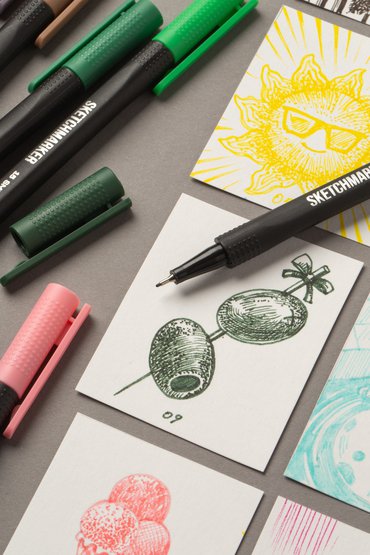 Набор цветных линеров Sketchmarker Artist Fine Pen Studio 24 цвета в картонной упаковке