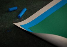 Высококачественная бумага для пастели которая станет идеальным выбором для художников и любителей искусства. Форматы листов 50x65 см, А3 и А4 обеспечивают удобство в работе, а плотность 160 г/м² и содержание 40% хлопка придают бумаге особую прочность и текстуру. Эта бумага не содержит кислот и прои…
